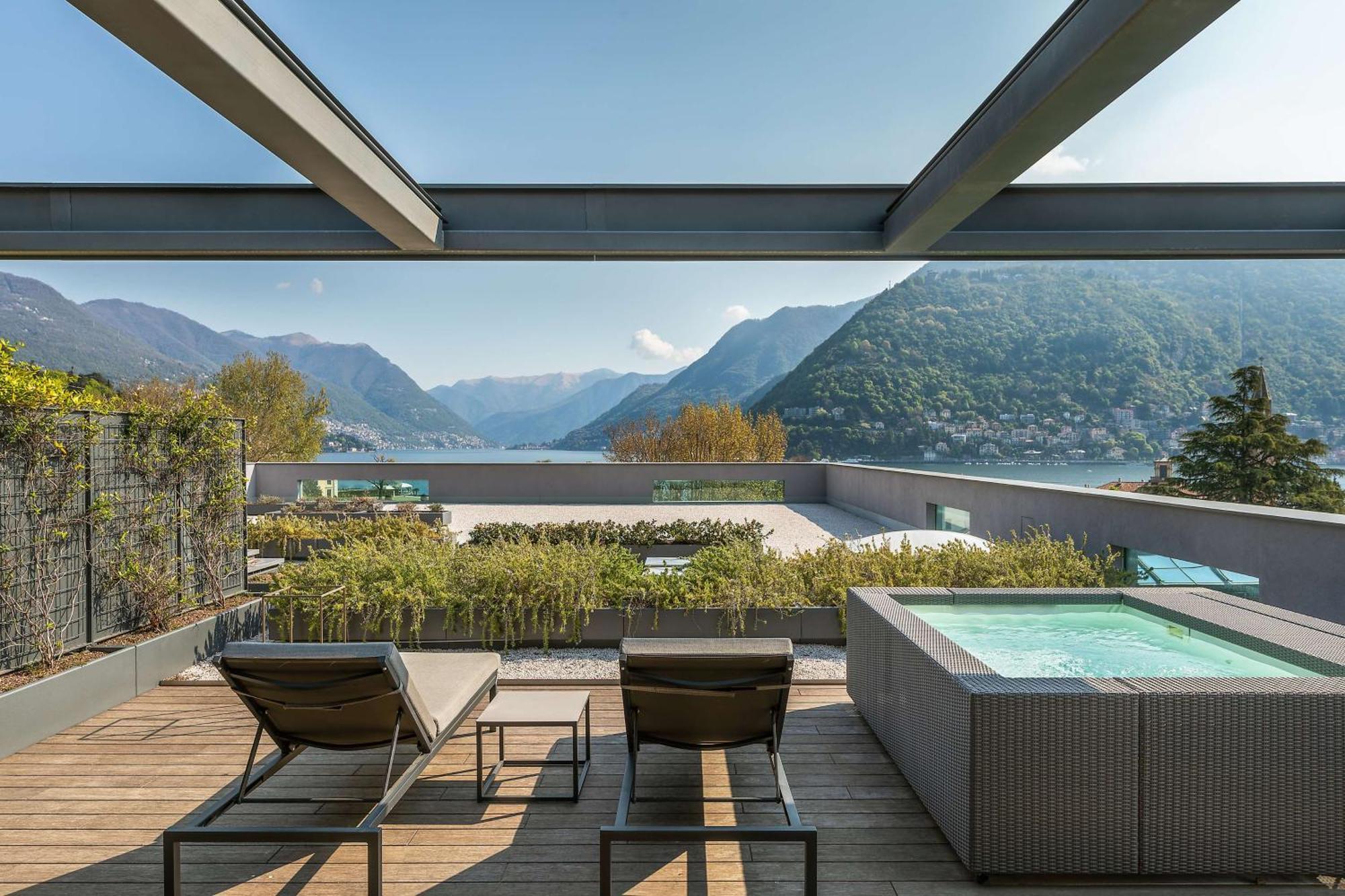 Hilton Lake Como Hotel Exterior photo