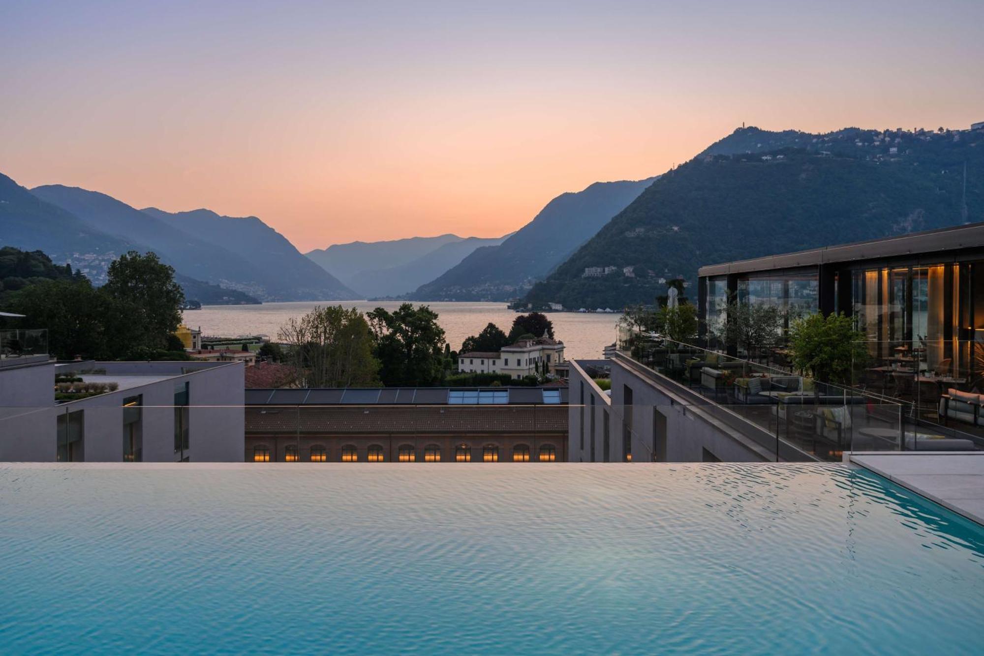 Hilton Lake Como Hotel Exterior photo