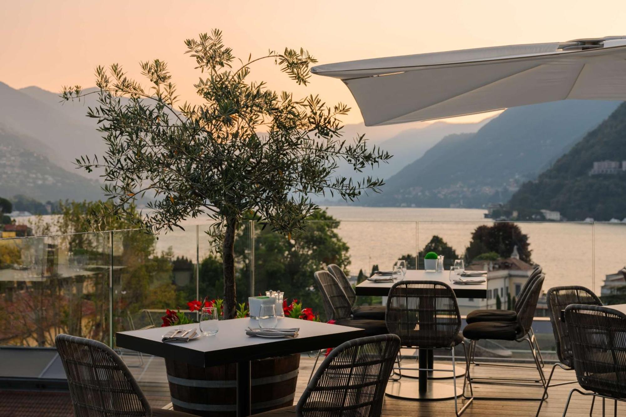 Hilton Lake Como Hotel Exterior photo