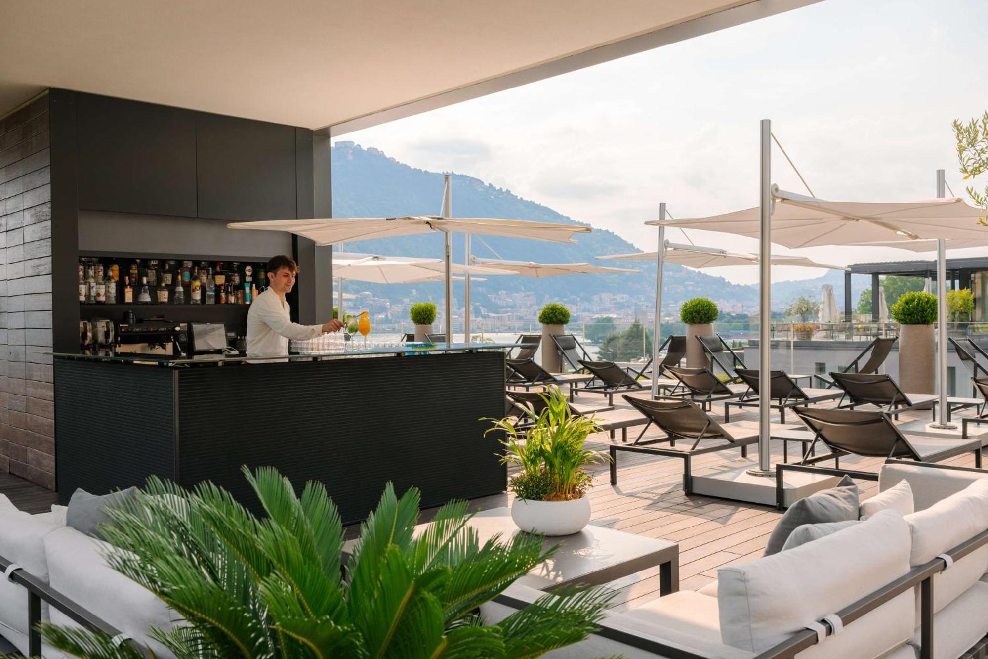 Hilton Lake Como Hotel Exterior photo